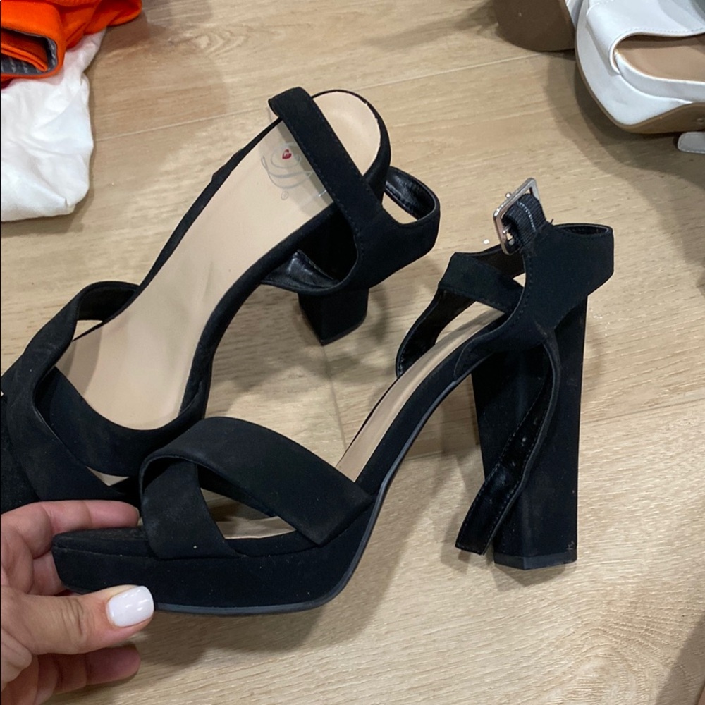 Elegant Black Chunky High Heel